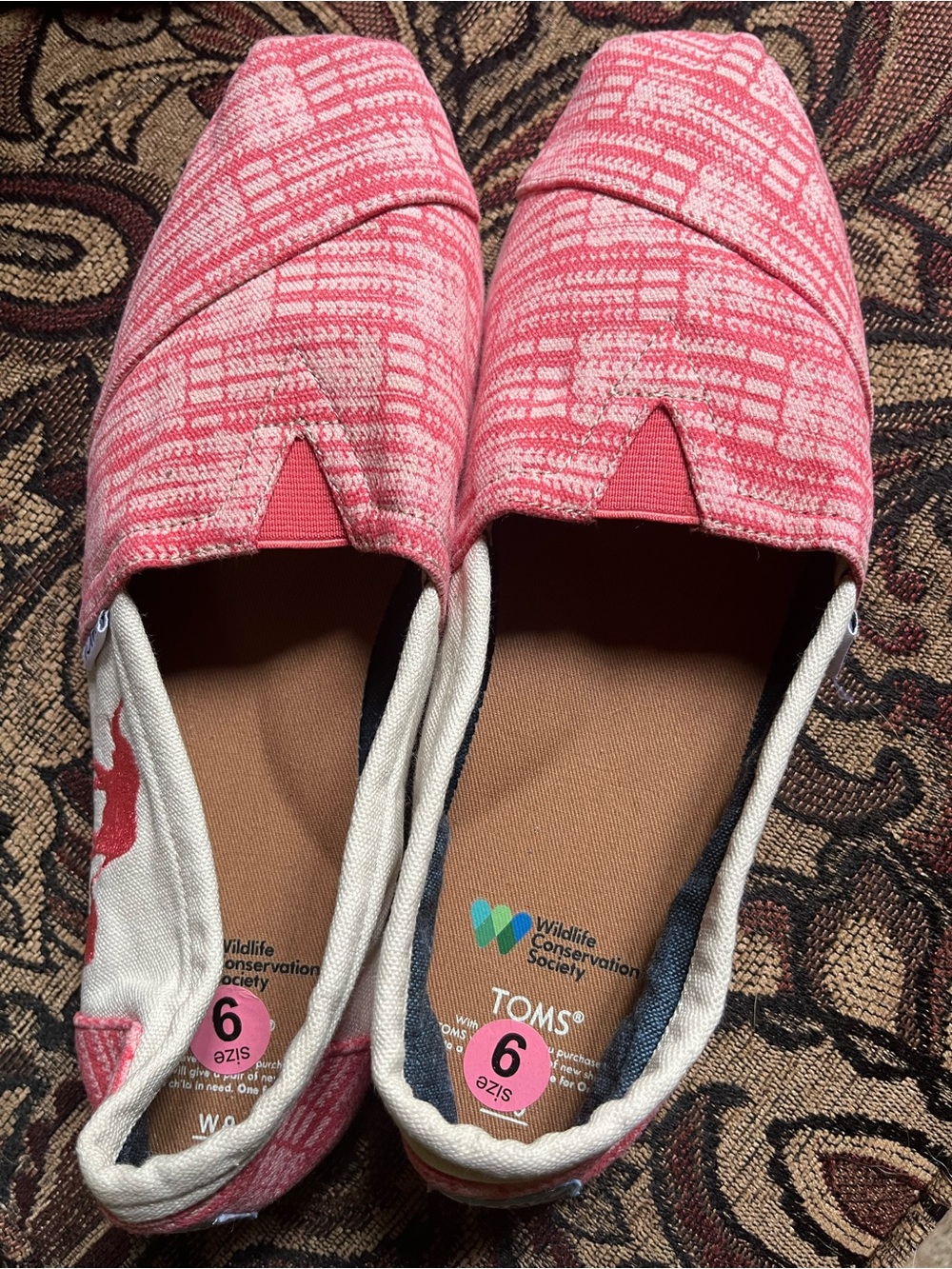 NWOT TOMS Women's Elephant Patterned Pink Canvas Slip-Ons